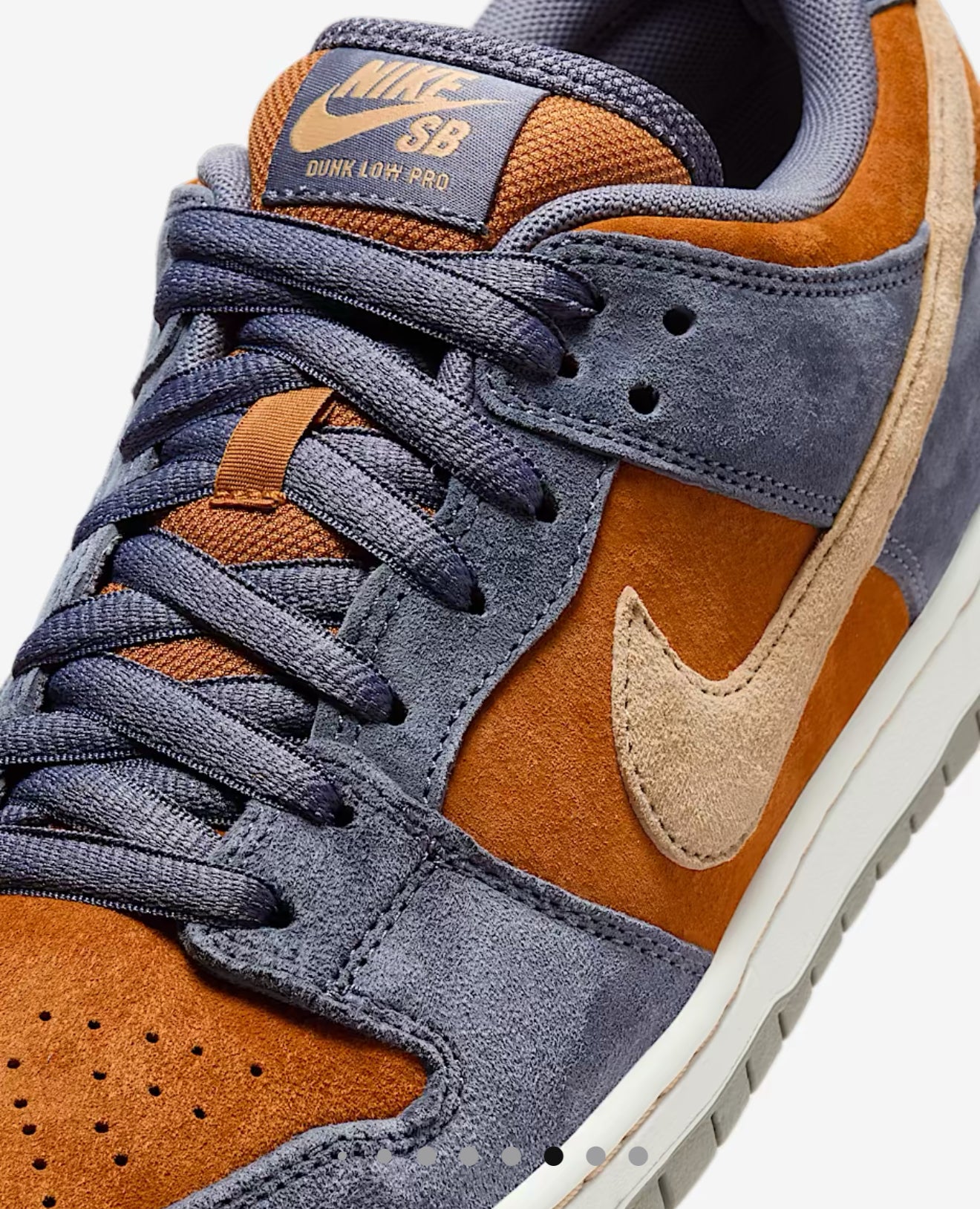 Dunk Low SB 'Light Carbon Monarch'
